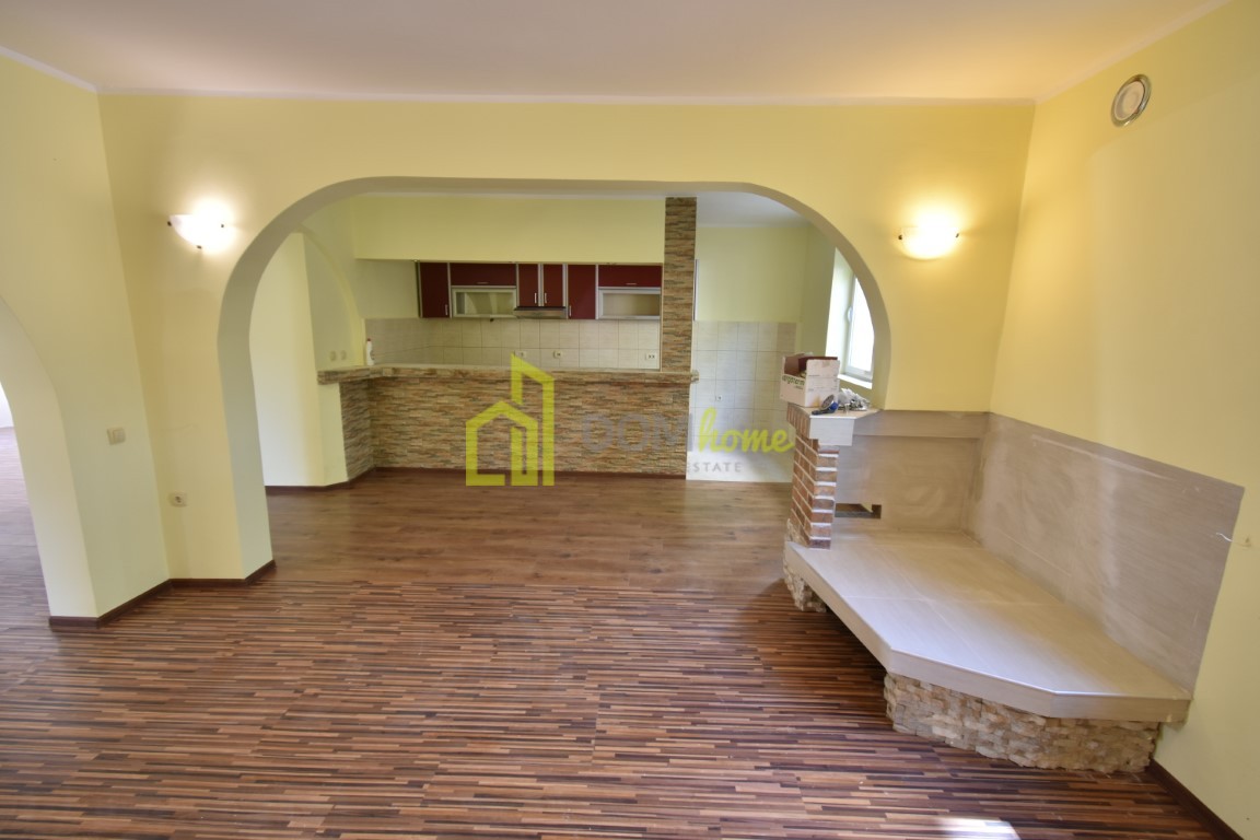 Dvosoban stan 100m2, Masline